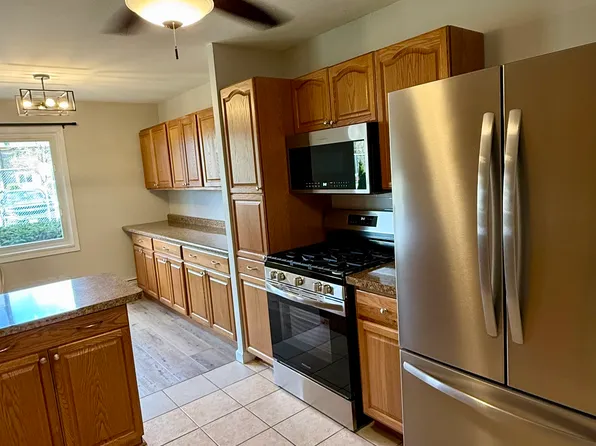 914 E Old Willow Rd, Prospect Heights, IL