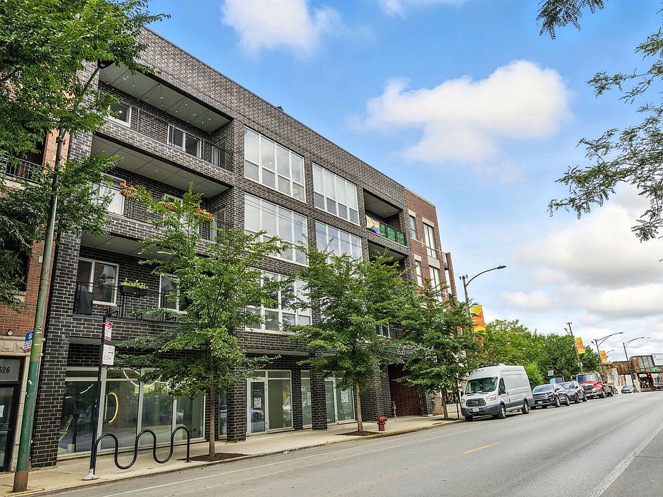 1st image of 3530 N Lincoln Ave #403