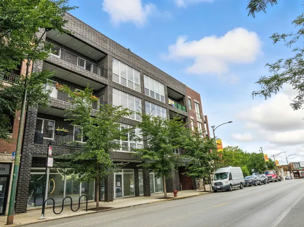 3530 N Lincoln Ave #403, Chicago, IL 60657