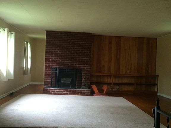 4th image of 806 River Road