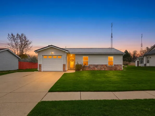 412 N McKinley St, Angola, IN 46703