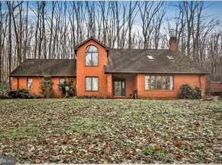 375 Race Track Rd, Hanover, PA 17331