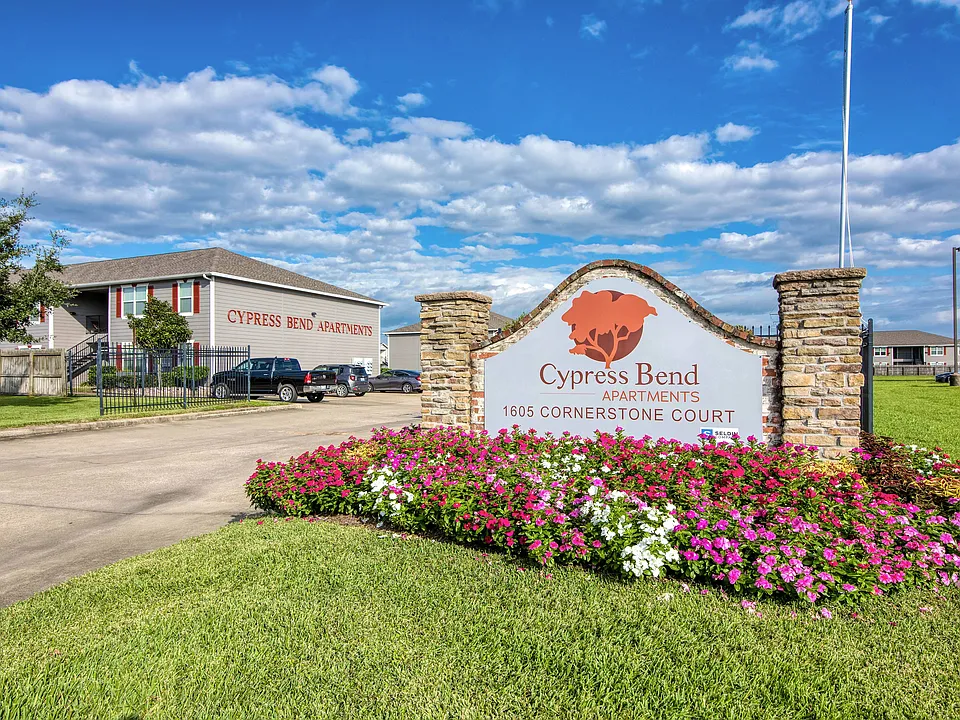 Cypress Bend Apartments