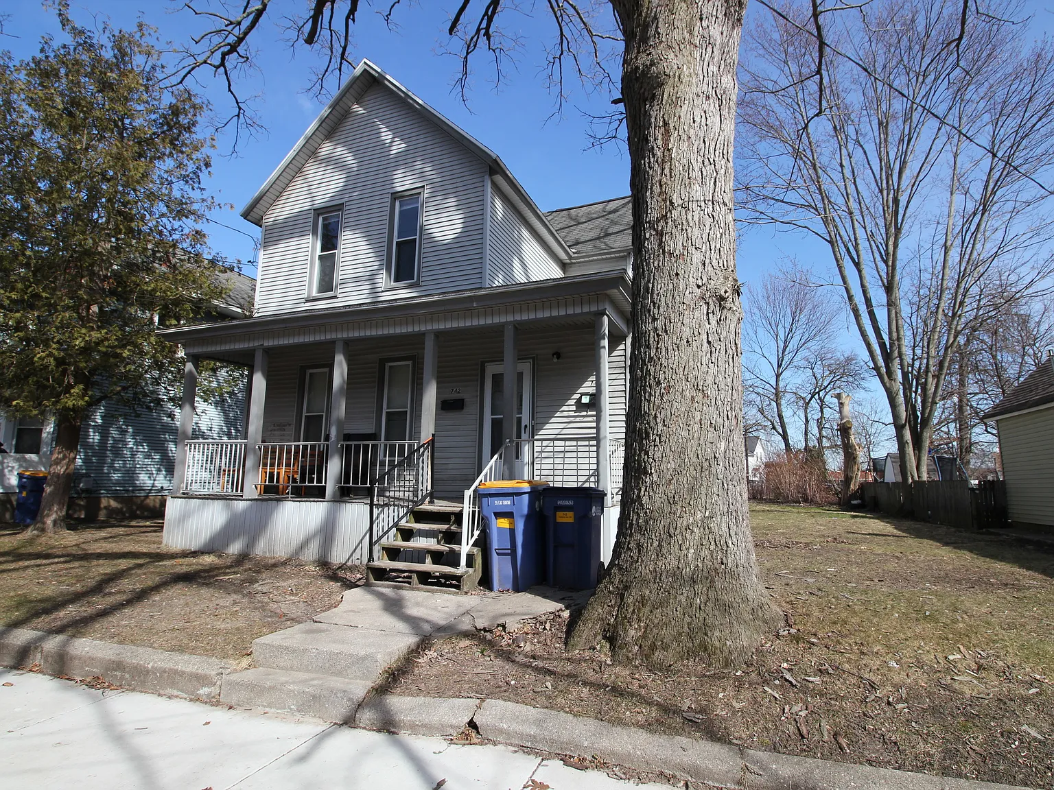 744 Oakland Ave SW - 1 — Photo 1