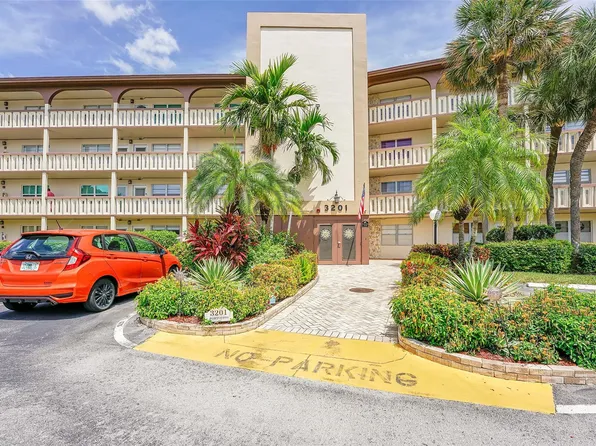 3201 Portofino Point #C2, Pompano Beach, FL 33066