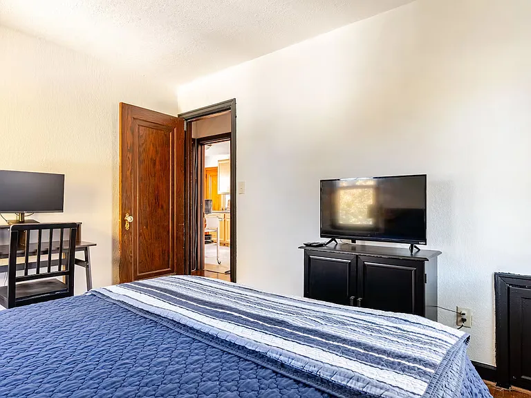 2104 Lowry Ave N #1 — Photo 8