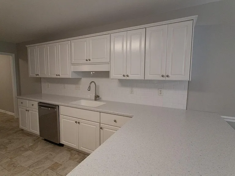 318 Vanderbilt Dr — Photo 9