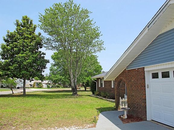 4th image of 31 Lakeview Dr