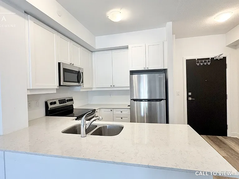 50 Lakebreeze Dr #105 — Photo 5