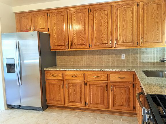 3rd image of 21816 Lakeshire St