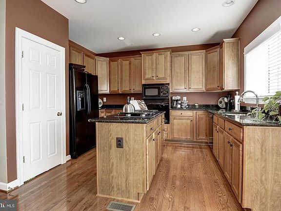3rd image of 8197 McCauley Way