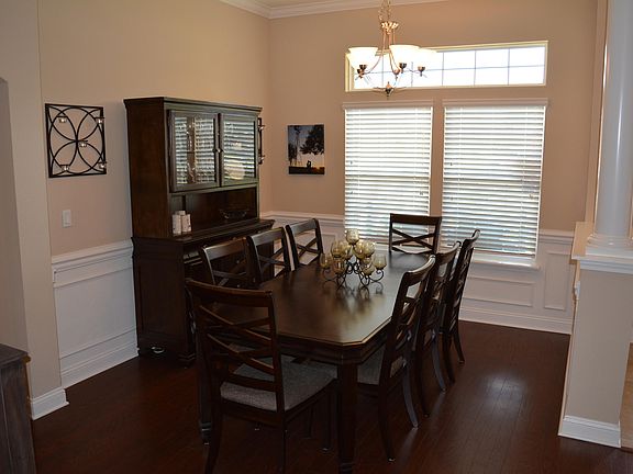 5th image of 4279 SHERMAN HILLS Parkway N
