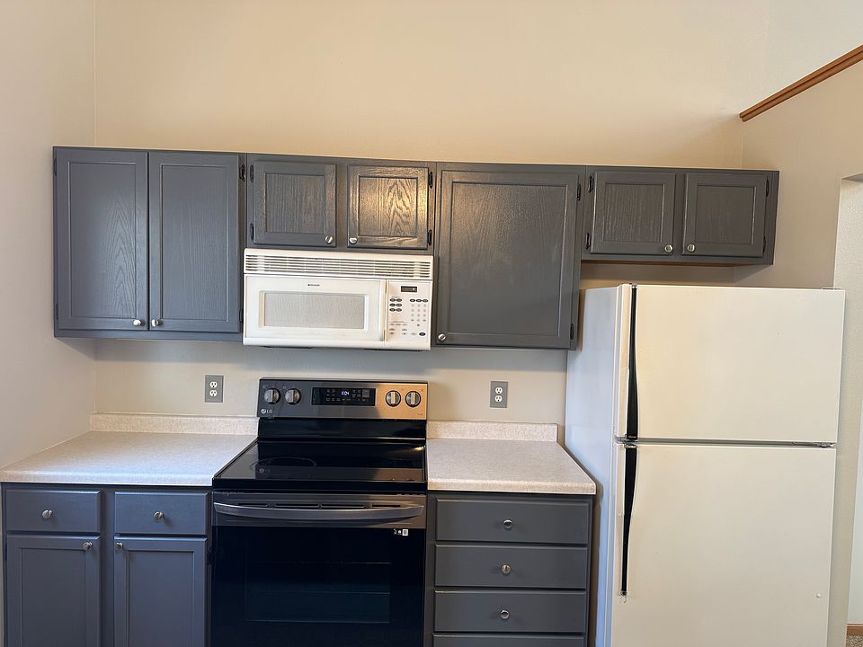 1st image of 14 Country Ln #5