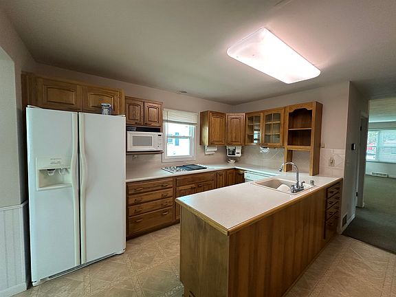 5th image of 605 E South St