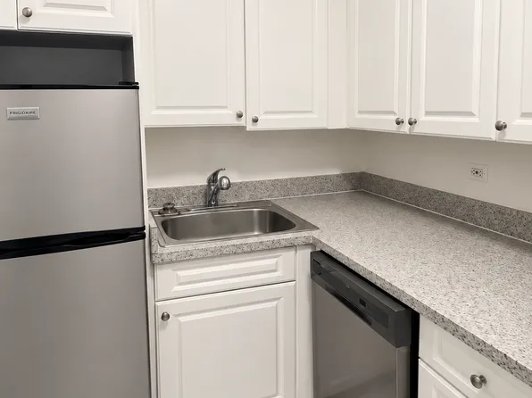 516 East 80th Street image 1 of 4