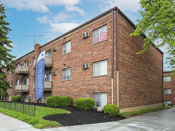 4th image of 3332 Glenmore Ave #3328-02