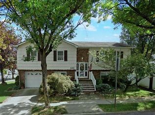630 Woodrow Rd, Staten Island, NY 10312