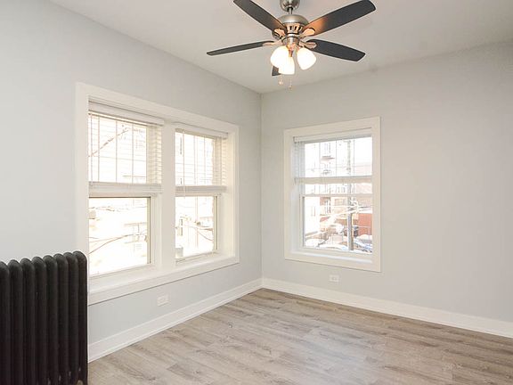 5th image of 1059 W Glenlake Ave #2S