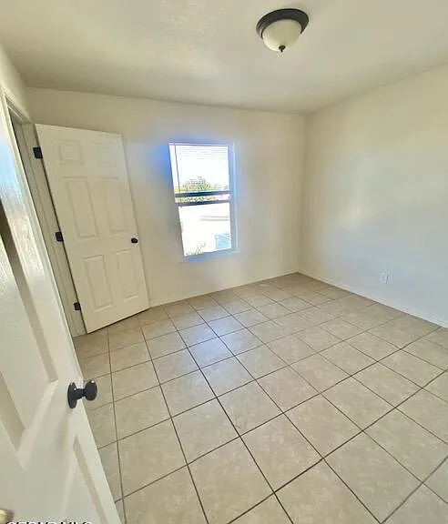 545 East Rd #B — Photo 5