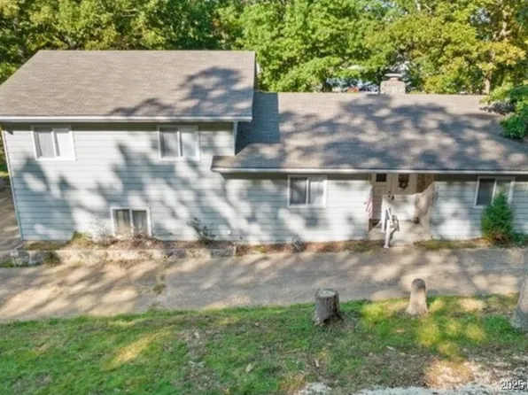 802 Susan Rd, Lake Ozark, MO 65049