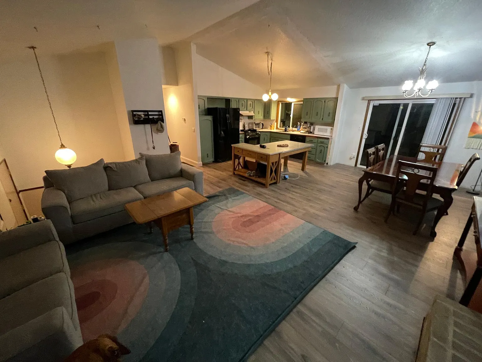 4 bed, 2338 sqft, $850 — Photo 1