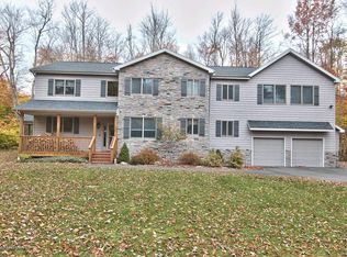 126 Leatherstocking Ln, Pocono Pines, PA