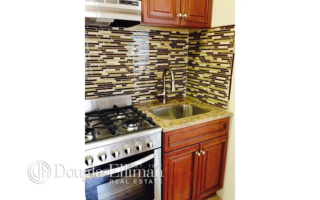 Rented by Douglas Elliman | media 38