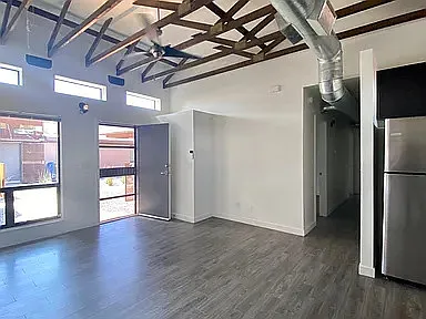 Building Photo - 1114 E Adams St #4