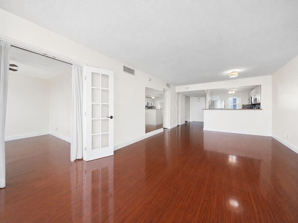 2901 S Palm Aire Drive #609, photo 3