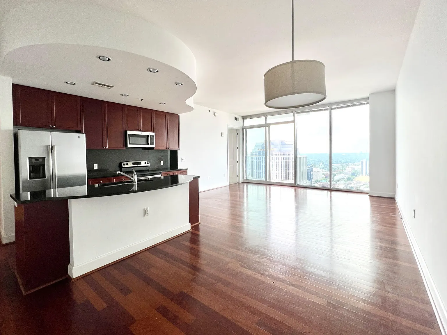 2 bed, 1350 sqft, $2,650 — Photo 2