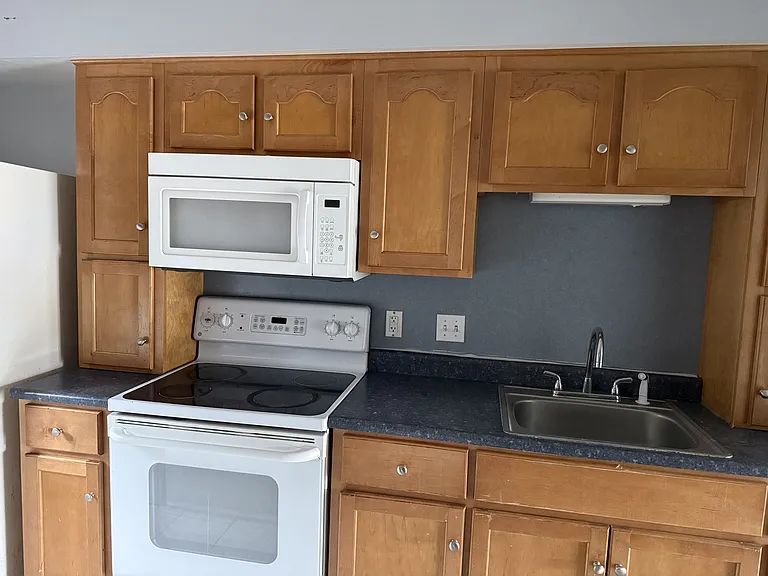 901 Olmstead Dr #19C — Photo 2