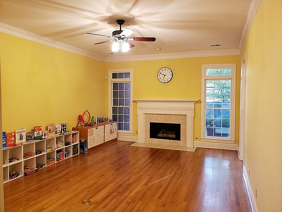 3rd image of 3278 Kenney Dr