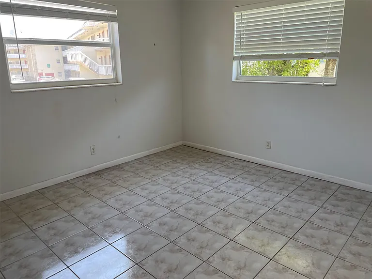 4421 NW 16th St #G211 — Photo 10