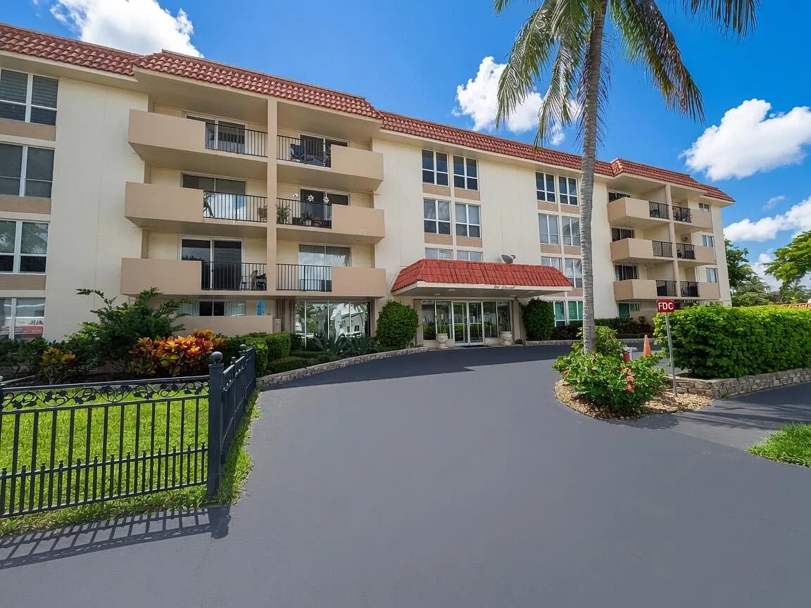 2 bed, 2.0 bath, 1379 sqft, $2,600 — Photo 2