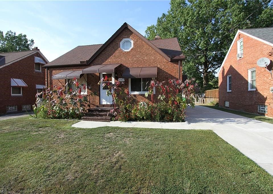 1st image of 25771 Farringdon Ave