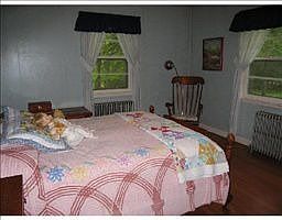 4th image of 11 Dogwood Ln