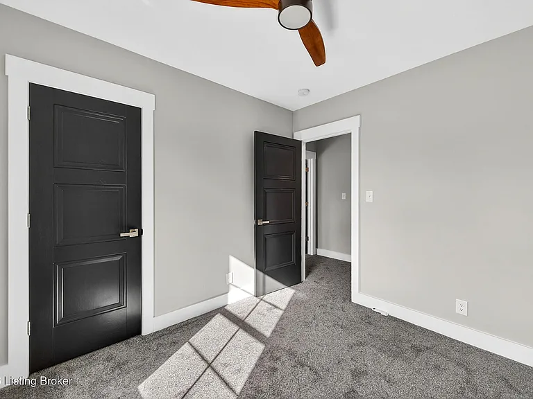 914 Ash St — Photo 33