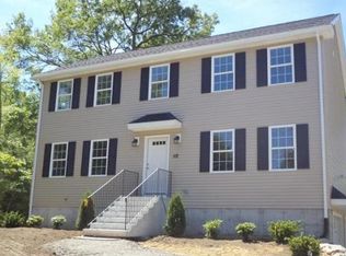 112 Grove Ave, Wilmington, MA 01887