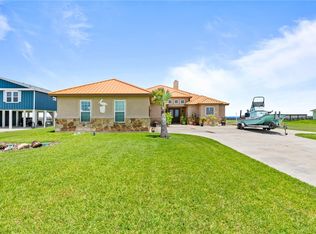 125 Dockside Dr, Rockport, TX 78382