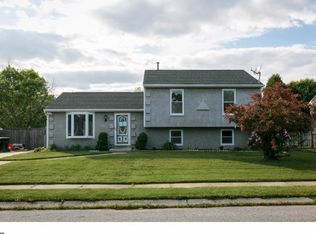 13 Dover Ln, Sicklerville, NJ