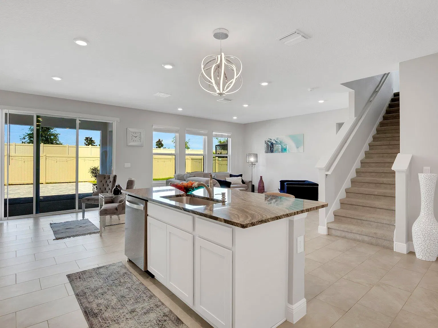 5 bed, 2966 sqft, $4,500 — Photo 3