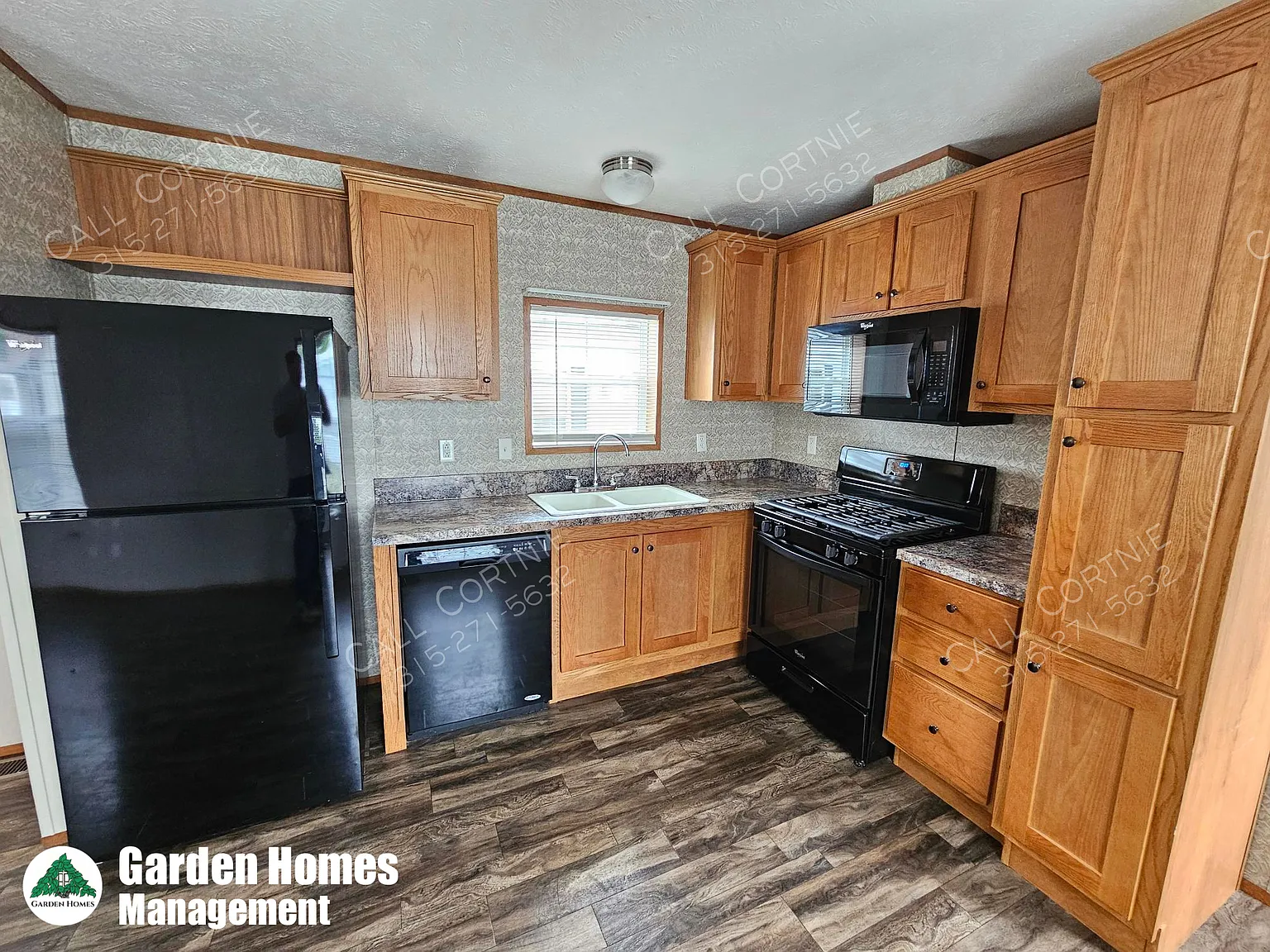3 bed, 1.5 bath, 924 sqft, $1,425 — Photo 1