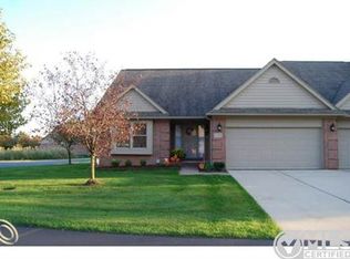 22401 Timber Ridge Ct, Woodhaven, MI 48183