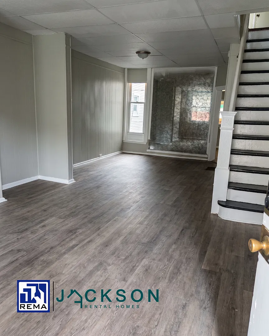 5711 Poplar St, 3 bedrooms, 1 bathroom, House for $1,550/Month — Photo 1