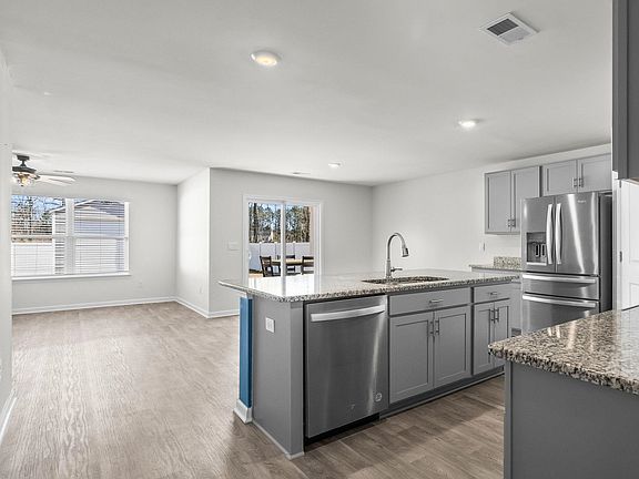 4th image of 240 Country Grove Way