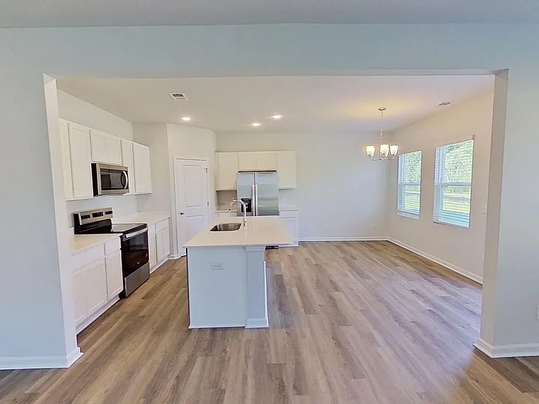1095 Hanson Dr — Photo 5