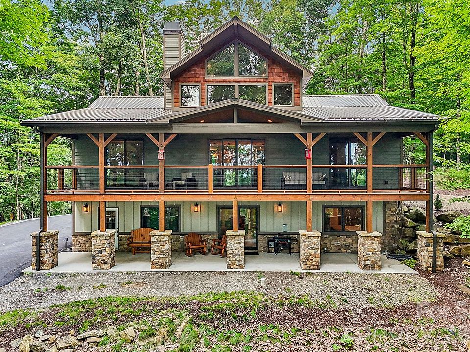 1st image of 1067 English Ridge Dr