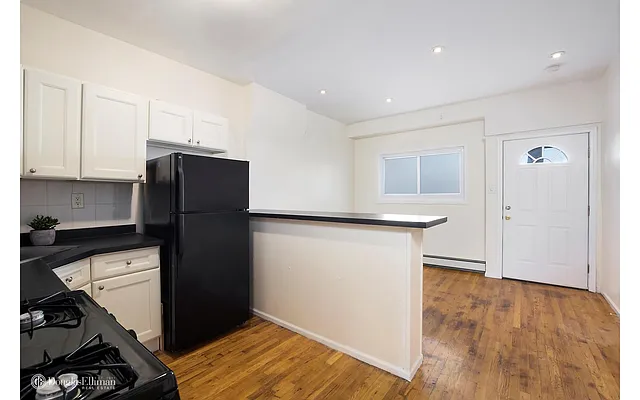 Rented by Douglas Elliman | media 22