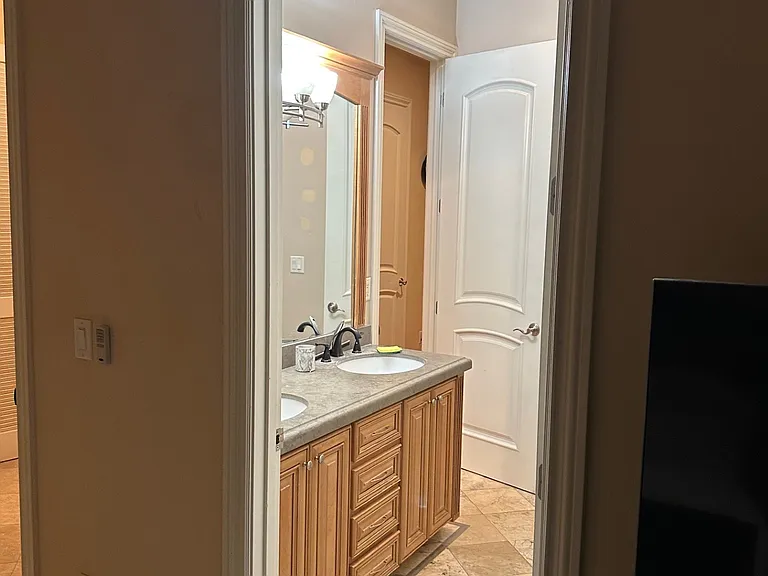 135 Carmelita Dr — Photo 35