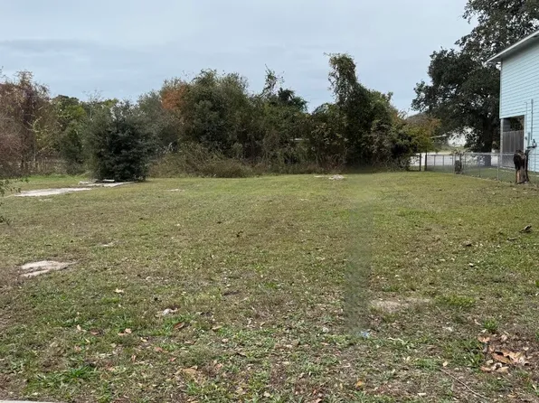 253 Kuhn St, Biloxi, MS 39530